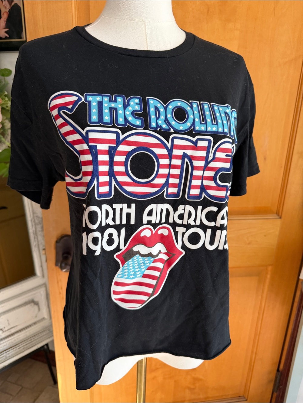 the Rolling Stones Black Short Sleeve Flag Logo Tour Tee 1981 Cropped Large